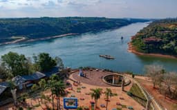Hito Tres Fronteras miniatura 2